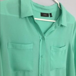 Business casual dress shirt